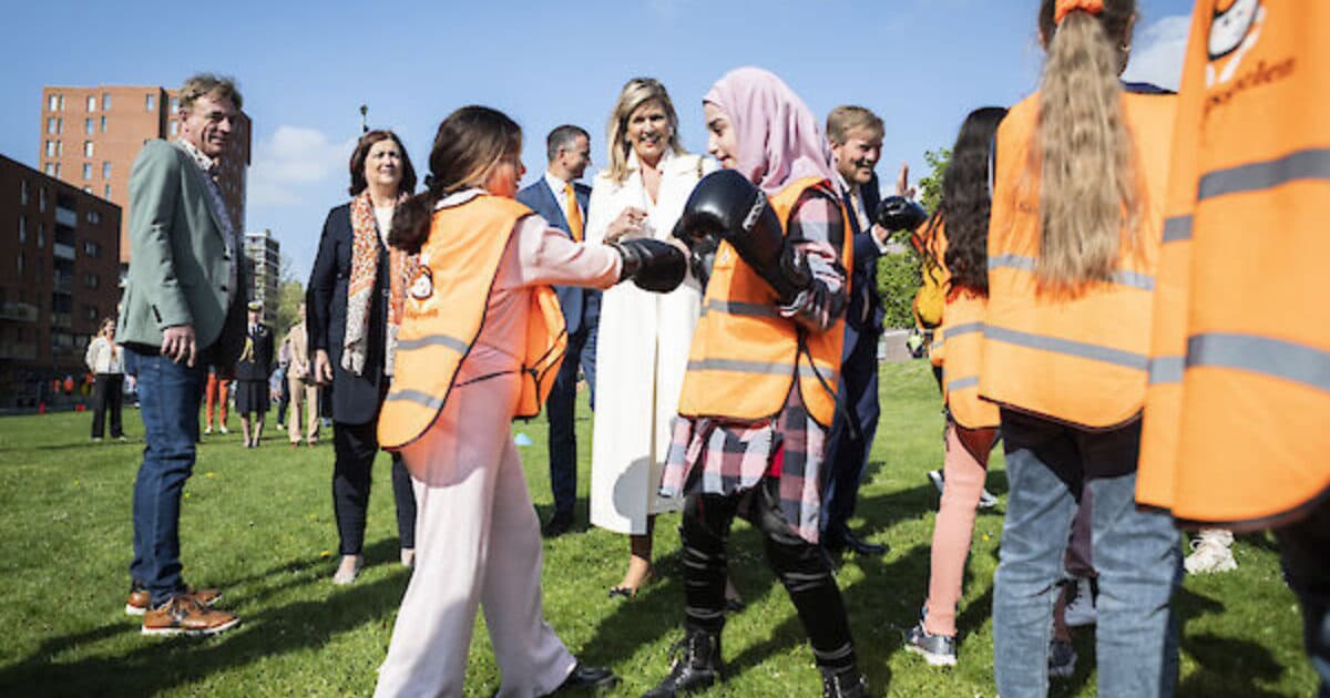 Koning en koningin openen tiende editie van de Koningsspelen in Delft