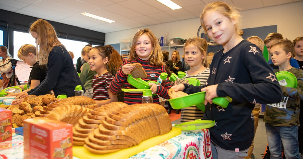 Kinderen eten gezonder door aanbieden van gezonde lunch op school