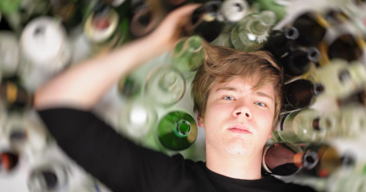 Scholieren roken, drinken en blowen nog even vaak als in 2017