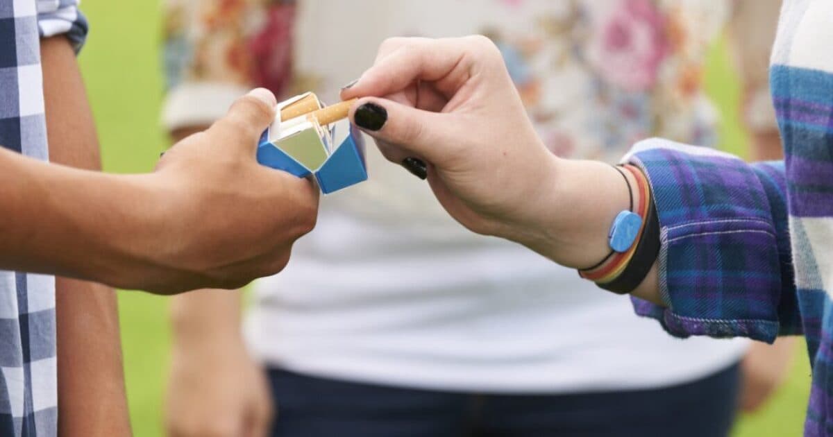 Slimme marketing en groepsdruk: hoe beschermen we onze jongeren?