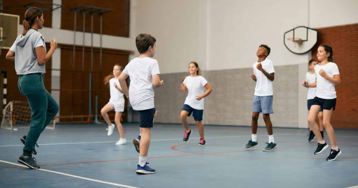 Steeds meer basisscholen halen de norm van 90 minuten bewegingsonderwijs per week