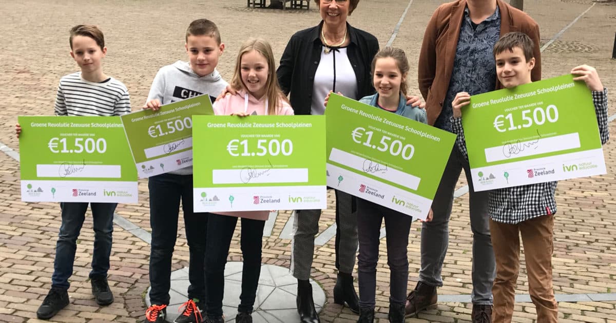 Eerste kinderdirecteuren Groene Zeeuwse Schoolpleinen tekenen jaarcontract