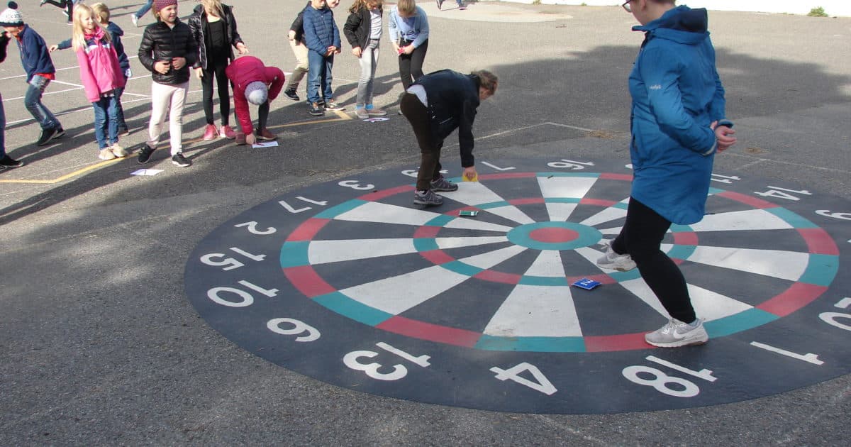 Outdoor learning: rekenen met het dartbord