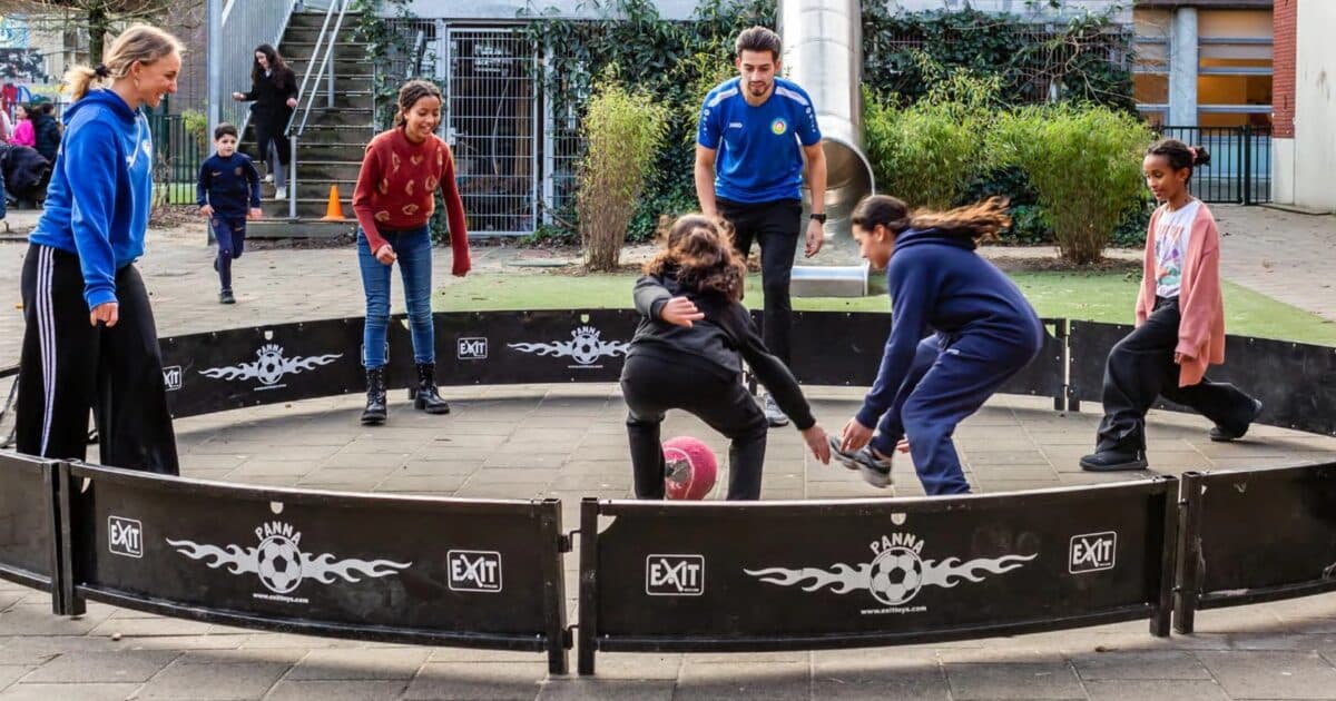 Bewegen in en om School-team helpt bij dynamische schooldag