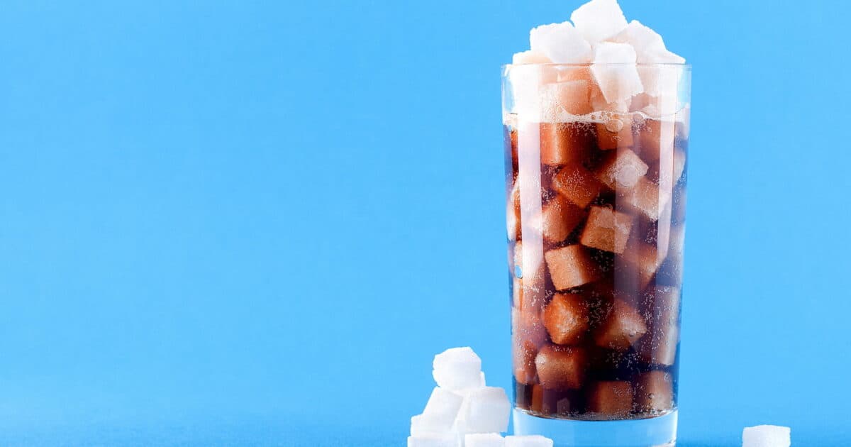 Frisdrank of sap als dorstlesser? Zoveel suiker krijg je ermee binnen