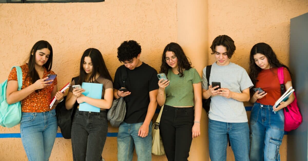 Groepsapps: het digitale schoolplein. Hoe ga je daarmee om?