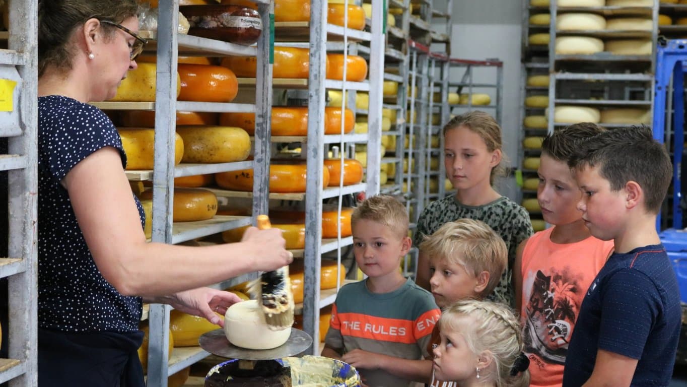 Basisscholen op bezoek bij Gelderse educatieboeren
