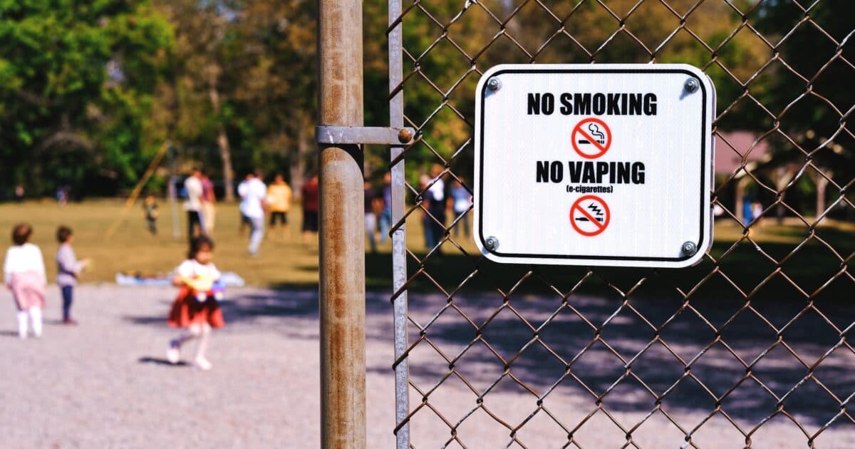 Bijna net zoveel jongeren vapen als roken