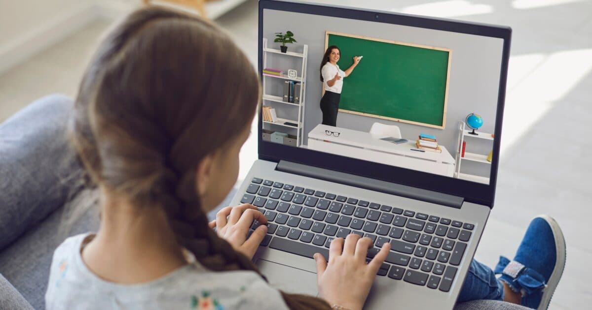 Kabinet stelt 15 miljoen euro beschikbaar voor extra laptops en tablets voor PO en VO