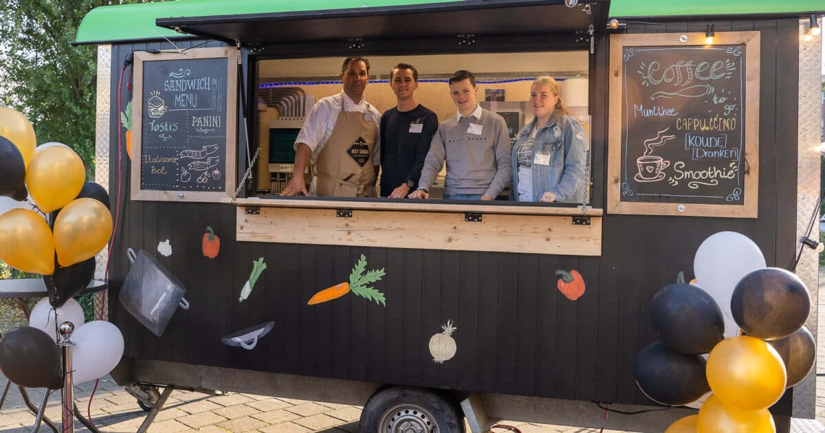 Praktijkschool De Baanbreker heeft eigen gezonde foodtruck