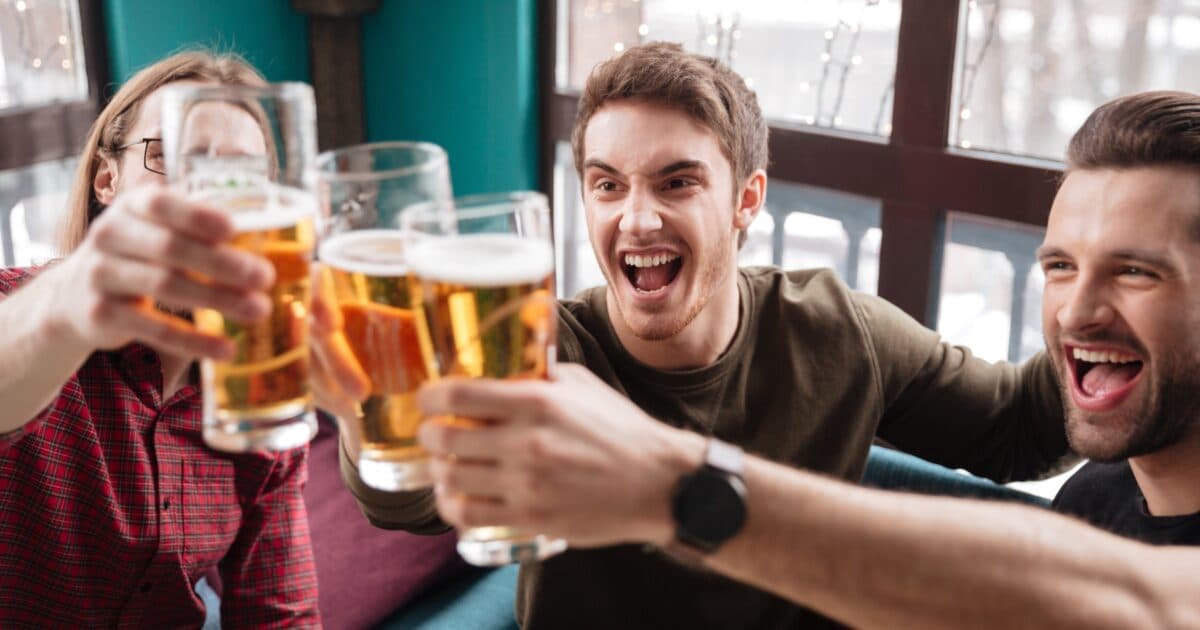 Universiteit van Amsterdam roept studenten op om geen alcohol te drinken in januari