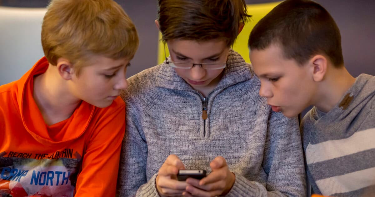 Helft jongeren overschat eigen digitale vaardigheden